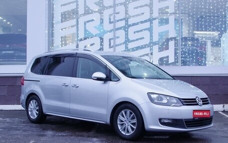 Volkswagen Sharan II, 2012 год, 1 199 000 рублей, 1 фотография