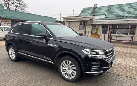 Volkswagen Touareg III, 2018 год, 3 900 000 рублей, 2 фотография