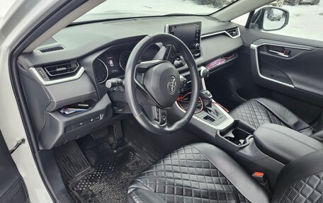 Toyota RAV4, 2020 год, 3 150 000 рублей, 6 фотография