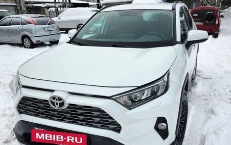 Toyota RAV4, 2020 год, 3 150 000 рублей, 2 фотография
