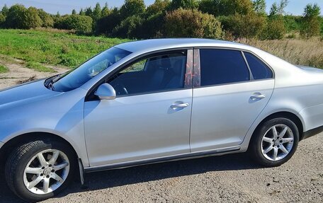 Volkswagen Jetta VI, 2007 год, 520 000 рублей, 2 фотография