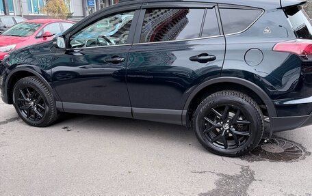 Toyota RAV4, 2018 год, 2 250 000 рублей, 8 фотография