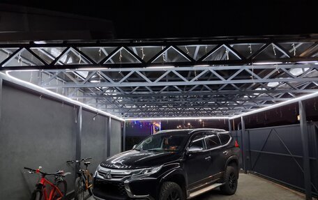 Mitsubishi Pajero Sport III рестайлинг, 2019 год, 3 699 000 рублей, 2 фотография