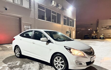 Hyundai Solaris II рестайлинг, 2015 год, 1 030 000 рублей, 6 фотография