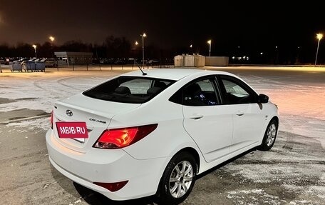 Hyundai Solaris II рестайлинг, 2015 год, 1 030 000 рублей, 4 фотография