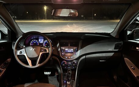 Hyundai Solaris II рестайлинг, 2015 год, 1 030 000 рублей, 13 фотография