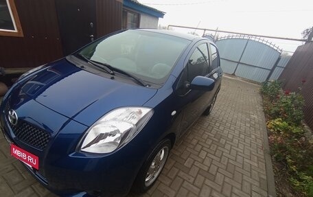 Toyota Yaris III рестайлинг, 2008 год, 645 000 рублей, 3 фотография