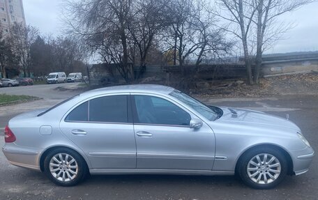 Mercedes-Benz E-Класс, 2002 год, 900 000 рублей, 2 фотография