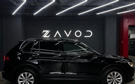 Volkswagen Tiguan II, 2017 год, 2 200 000 рублей, 6 фотография