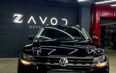 Volkswagen Tiguan II, 2017 год, 2 200 000 рублей, 3 фотография