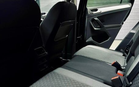 Volkswagen Tiguan II, 2017 год, 2 200 000 рублей, 24 фотография