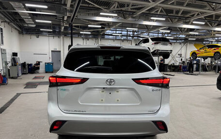 Toyota Highlander, 2025 год, 6 190 000 рублей, 4 фотография