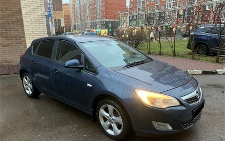 Opel Astra J, 2011 год, 830 000 рублей, 2 фотография