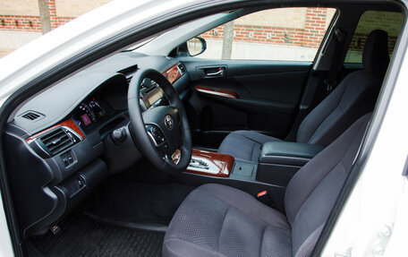 Toyota Camry, 2013 год, 1 380 000 рублей, 10 фотография