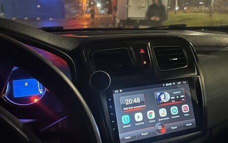 Renault Logan II, 2017 год, 340 000 рублей, 7 фотография