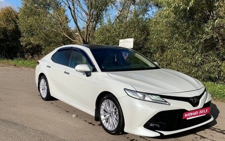 Toyota Camry, 2018 год, 3 100 000 рублей, 4 фотография