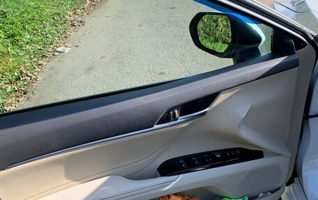 Toyota Camry, 2018 год, 3 100 000 рублей, 17 фотография