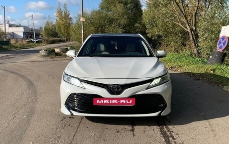 Toyota Camry, 2018 год, 3 100 000 рублей, 10 фотография
