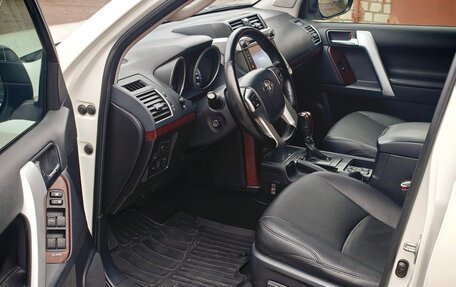 Toyota Land Cruiser Prado 150 рестайлинг 2, 2013 год, 2 950 000 рублей, 3 фотография