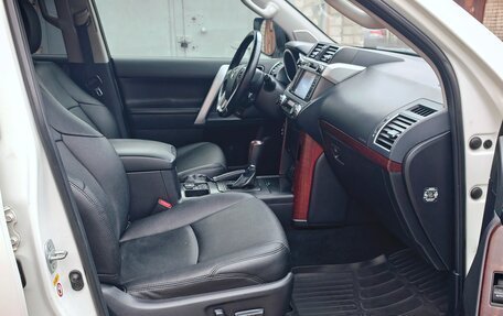 Toyota Land Cruiser Prado 150 рестайлинг 2, 2013 год, 2 950 000 рублей, 19 фотография