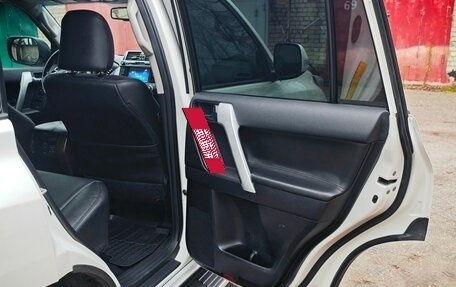 Toyota Land Cruiser Prado 150 рестайлинг 2, 2013 год, 2 950 000 рублей, 17 фотография