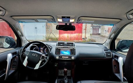 Toyota Land Cruiser Prado 150 рестайлинг 2, 2013 год, 2 950 000 рублей, 35 фотография