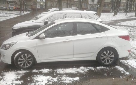 Hyundai Solaris II рестайлинг, 2015 год, 950 000 рублей, 7 фотография