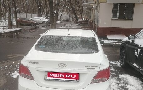 Hyundai Solaris II рестайлинг, 2015 год, 950 000 рублей, 3 фотография