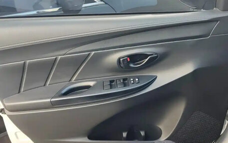 Toyota Yaris XP150 рестайлинг, 2022 год, 1 269 099 рублей, 7 фотография