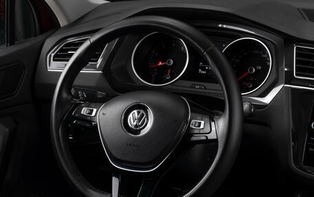 Volkswagen Tiguan II, 2019 год, 2 544 000 рублей, 18 фотография