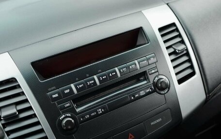 Mitsubishi Outlander III рестайлинг 3, 2010 год, 1 140 000 рублей, 13 фотография