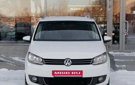 Volkswagen Touran III, 2011 год, 1 050 000 рублей, 2 фотография