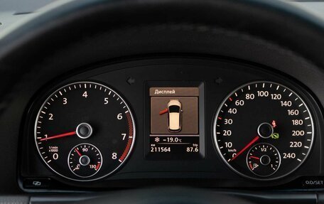 Volkswagen Touran III, 2011 год, 1 050 000 рублей, 13 фотография