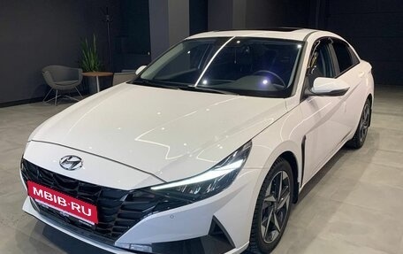 Hyundai Elantra, 2020 год, 2 200 000 рублей, 4 фотография
