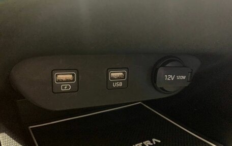 Hyundai Elantra, 2020 год, 2 200 000 рублей, 17 фотография