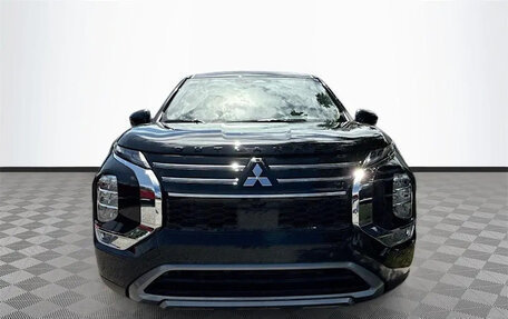 Mitsubishi Outlander, 2025 год, 5 650 000 рублей, 2 фотография