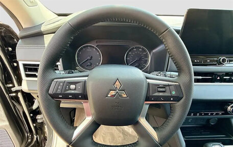 Mitsubishi Outlander, 2025 год, 5 650 000 рублей, 12 фотография