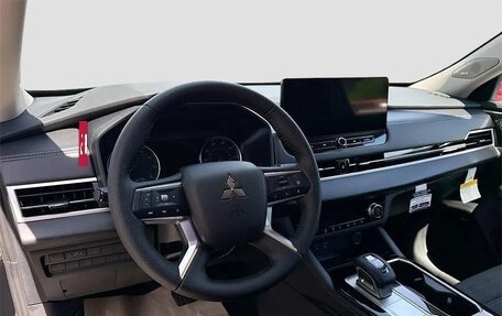 Mitsubishi Outlander, 2025 год, 5 650 000 рублей, 8 фотография