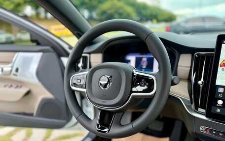 Volvo S90 II рестайлинг, 2025 год, 5 840 000 рублей, 9 фотография