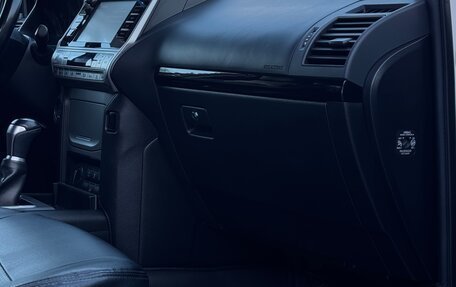 Toyota Land Cruiser Prado 150 рестайлинг 2, 2020 год, 6 200 000 рублей, 16 фотография