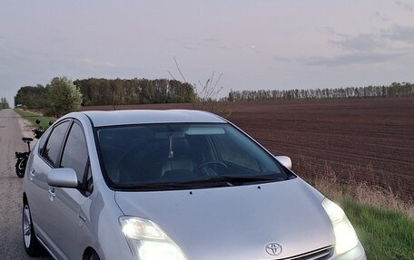 Toyota Prius, 2008 год, 850 000 рублей, 4 фотография