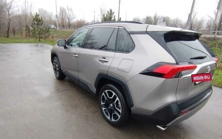 Toyota RAV4, 2022 год, 3 300 000 рублей, 4 фотография