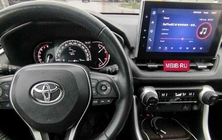 Toyota RAV4, 2022 год, 3 300 000 рублей, 7 фотография