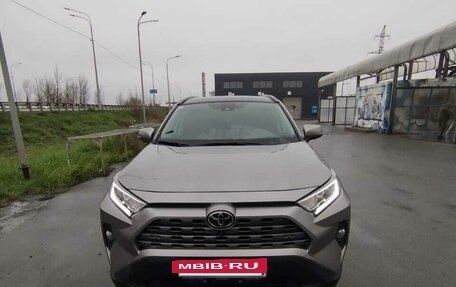 Toyota RAV4, 2022 год, 3 300 000 рублей, 6 фотография