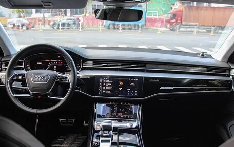 Audi S8, 2022 год, 21 090 000 рублей, 8 фотография