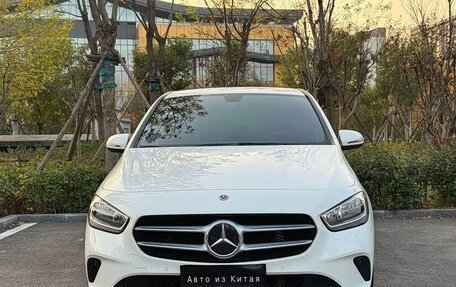 Mercedes-Benz B-Класс, 2021 год, 2 425 000 рублей, 2 фотография