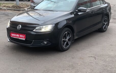 Volkswagen Jetta VI, 2013 год, 1 250 000 рублей, 1 фотография