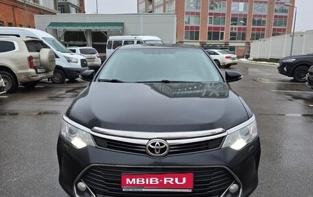 Toyota Camry, 2017 год, 1 900 000 рублей, 1 фотография