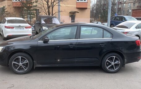 Volkswagen Jetta VI, 2013 год, 1 250 000 рублей, 2 фотография