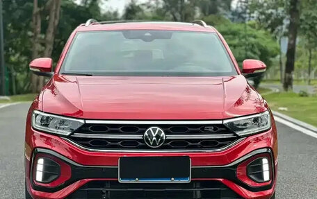 Volkswagen T-Roc I, 2022 год, 1 720 111 рублей, 2 фотография